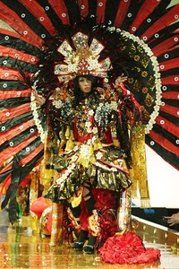 Jakarta, Indonesia - 10 April. Gede Yudi Sang Dewi. Kemang Fashion Week 2013 at Lippo Mal Kemang. 10 April 2013. Jakarta. [Foto: Mohammad Abduh/Wolipop]