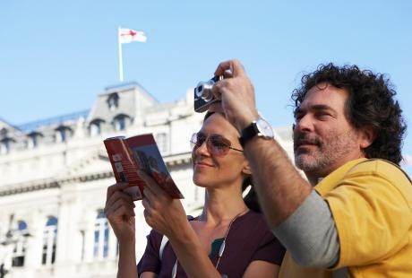 Sering Ganti Pasangan, Turis Berisiko Sebar Penyakit Menular Seksual