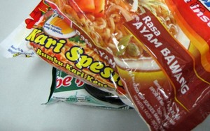 Beginilah Cara Mie Instan Dibuat di Pabrik!