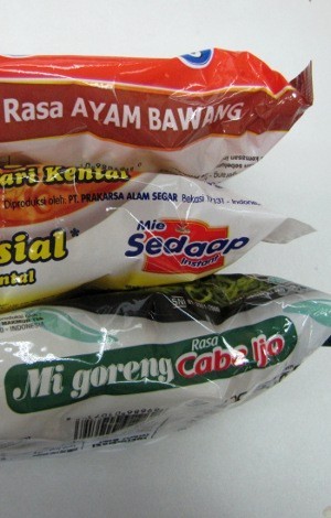 Beginilah Cara Mie Instan Dibuat di Pabrik!