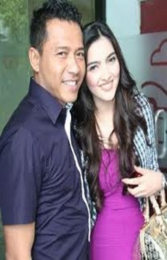 Anang dan Tina Toon Juga Penggemar Mie Instan