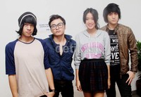 Tak sendiri, Kevin juga hadir bersama bandnya, Vierratale. Gus Mun/detikHOT.