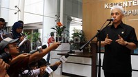 Maka dari itu, menurutnya sebelum kebijakan diumumkan nantinya, sosialisasi kepada masyarakat harus segera dilaksanakan. Salah satunya adalah dengan bertemu dengan para Gubernur seluruh Indonesia.