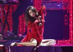 Merah Membara Selena Gomez