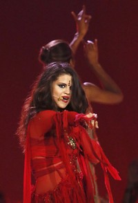 Penampilan bernuansa Bollywood Selena Gomez. REUTERS/Danny Moloshok.