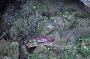 Gua Terpanjang di Dunia Ada di Malaysia
