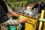 Stiker Inilah yang Menjamin Jamu Gendong Bebas Campuran Obat Kimia