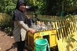 Stiker Inilah yang Menjamin Jamu Gendong Bebas Campuran Obat Kimia