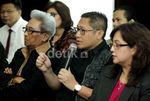 Anas Gandeng Adnan Buyung