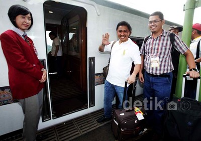 Naik Kereta, Anis Matta Menuju Milad PKS
