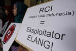 Para Elang Berdemo di Kemenhut