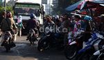 Semerawutnya Pasar Minggu di Pagi Hari
