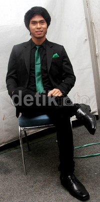 Cakra Khan tampak rapi dan necis. Gusmun/detikFoto.