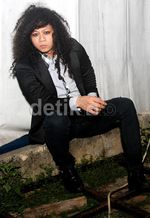 Tatapan Serius Yoda Idol