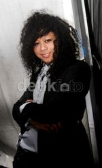 Tatapan Serius Yoda Idol