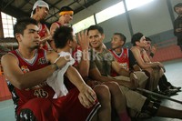 Tak sendiri, ia juga ditemani oleh teman-teman selebriti lainnya. Ridho/detikHOT.