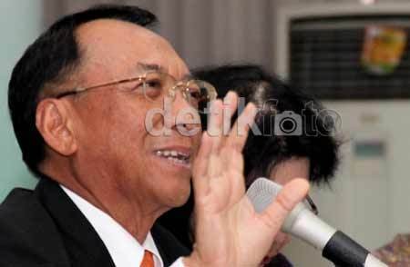 Jero Wacik: Harga BBM Tak Naik, Tapi Subsidi Untuk Orang Kaya Dikurangi