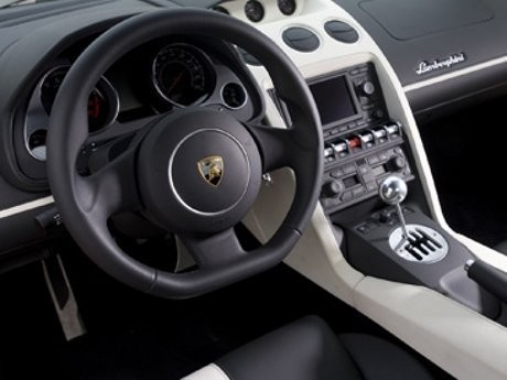 Lamborghini Ucapkan Selamat Tinggal pada Transmisi Manual