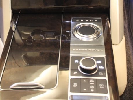 Ini Alasan Pria Kaya Pakai Mobil Matik