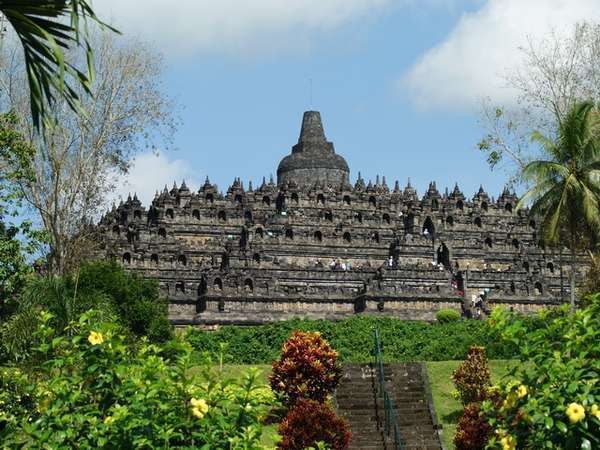 Pengelola Tegaskan Borobudur Tidak Miring