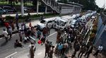 PKL Blokir Jalan di Depan LP Cipinang