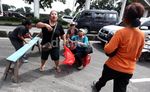 PKL Blokir Jalan di Depan LP Cipinang
