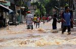 Tanggul Jebol, 4 Perumahan di Jati Asih Banjir