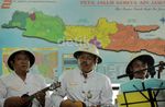 Musik Keroncong di Stasiun Gambir