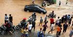Puluhan Sepeda Motor Terjebak Banjir