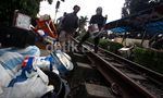 Puluhan Kios di Stasiun Pasar Minggu Diratakan