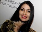 Aih, Cantiknya Sandra Dewi