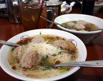 Yuk Jajan Bakso Mas Kumis Sore-sore!