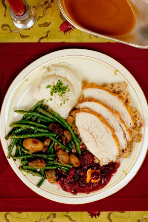 Sering Ngantuk Usai Makan Siang? Inilah Cara Mengatasinya!