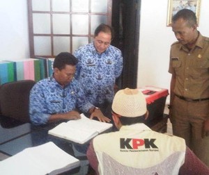 KPK Geledah Apartemen & Rumah Terkait Kasus Kuburan DPRD Bogor