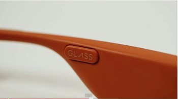     Dibanderol seharga USD 1.500 atau sekitar Rp 14 jutaan, kacamata ini masih sebatas diperuntukkan bagi para developer. Kacamata yang awalnya dikenal dengan nama Project Glass ini memang masih dijual terbatas. (Kredit foto: Capture Youtube/The Verge)