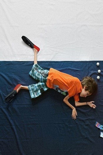 Bocah yang Sehari-hari Duduk di Kursi Roda Ini pun Bisa Main Basket