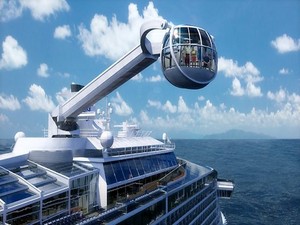 Kapal Pesiar Menggantung Penumpang 91 Meter di Atas Air