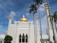 Nama masjid ini sendiri diambil dari nama Sultan Brunei ke-28 yaitu Omar Ali Saifuddien III (Iqbal/detikTravel)