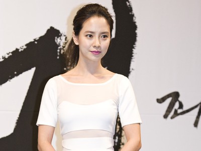 Cantiknya Song Ji Hyo