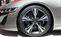 Padahal mobil super itu masih belum siap versi produksinya. Di beberapa pameran mobil, mobil masih berbentuk konsep, sementara bagaimana bentuk aslinya, belum ketahuan.