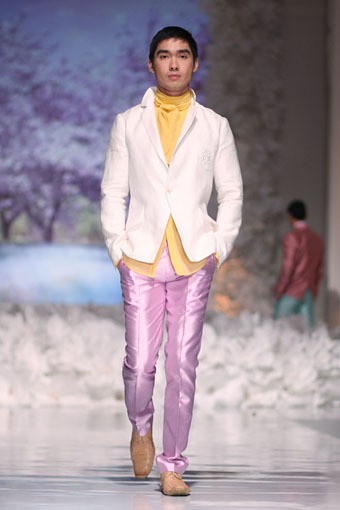 Jakarta, Indonesia - 13 April 2013. Denny Wirawan bride Un Amore. Wedding Fair 2013 at Grand Hyat Hotel. Jakarta. [Foto: Mohammad Abduh/Wolipop]