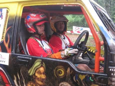 Wanita-wanita Tangguh Taklukan Medan Offroad di BSD