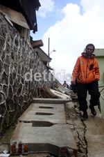 Rumah Rusak & Warga Dieng Mengungsi Pasca Gempa