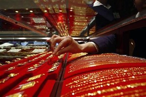 Harga Lagi Murah, Emas Ludes Terjual di China