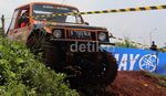 Wanita-wanita Tangguh Taklukan Medan Off-Road