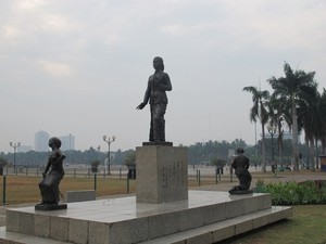 Ssst! Kartini Ada di Monas