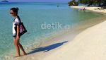 Menikmati Pasir Putih di Pulau Kayu Angin