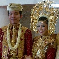 Desta Sedih Menikah Tanpa Didampingi Ayah