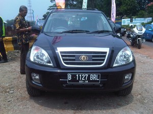 Tinjau Proyek Underpass Cibubur, Djoko Kirmanto Pakai Mobil Esemka