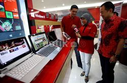 Pojok Windows 8 di Grapari Telkomsel